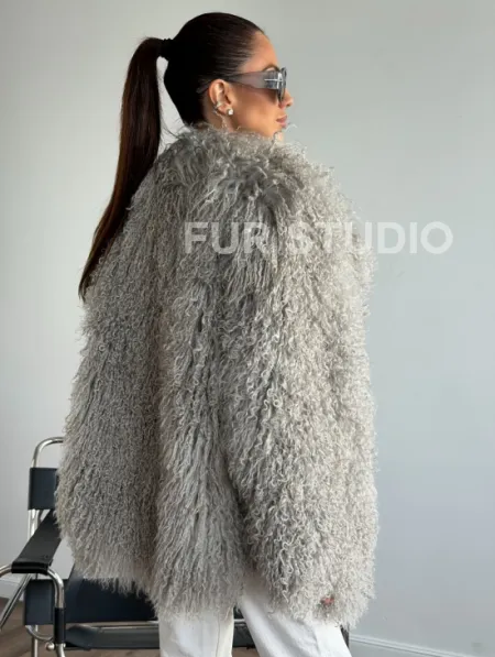 Серая шуба из ламы - фото 5
