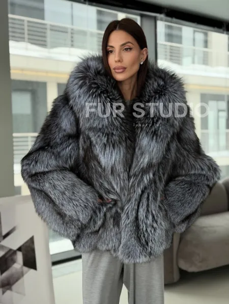 Полушубок из чернобурки с капюшоном - фото 0