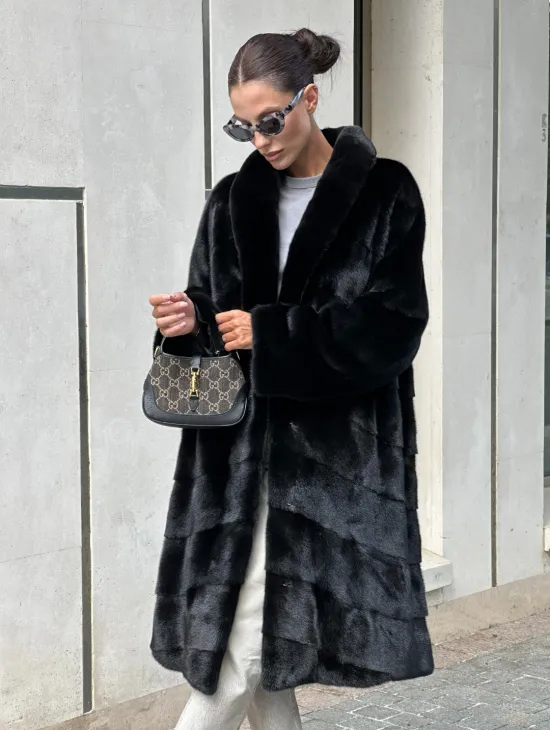 Шуба из скандинавского меха норки Saga furs с шалевым воротником - фото 0