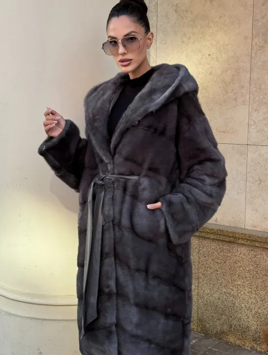 Шуба кимоно из импортной норки с капюшоном в цвете графит - фото 3