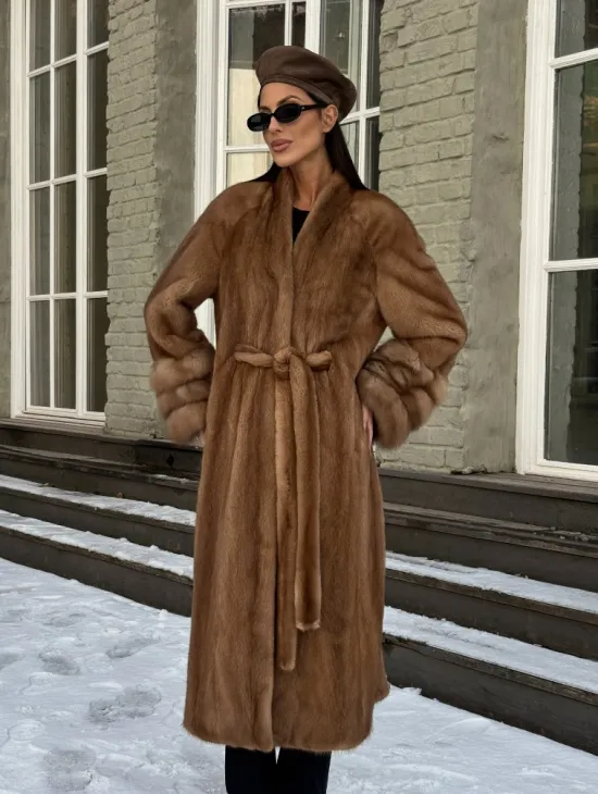 Шуба норковая кимоно VINTAGE GOLD рукава с отделкой из меха куницы - фото 9