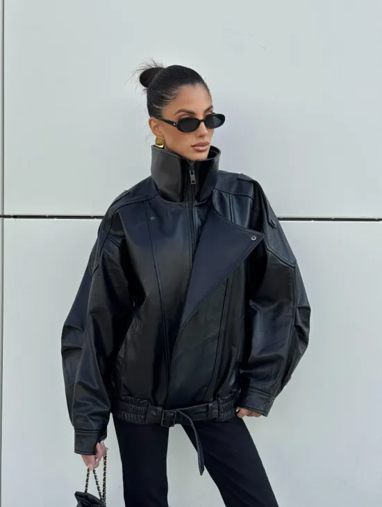 Женская кожаная куртка с двойным воротником, пышными рукавами реглан - фото 15