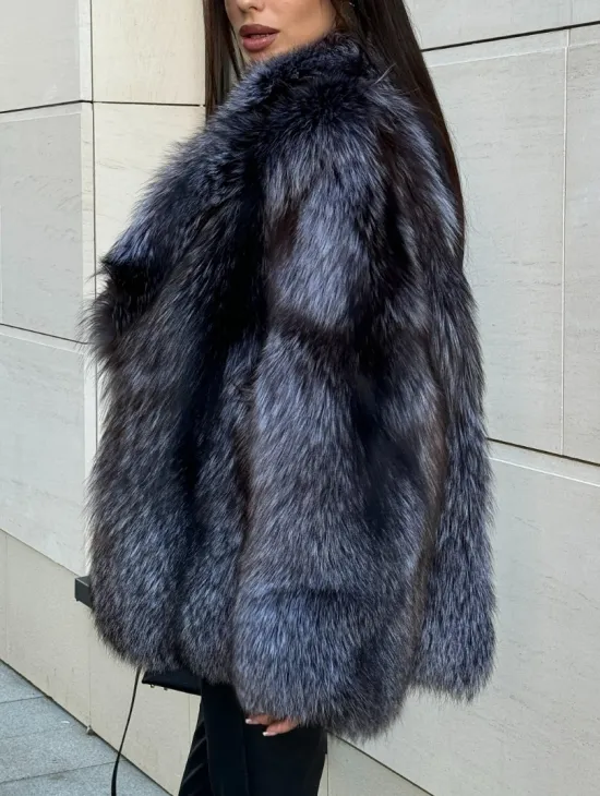 Шуба из меха чернобурки с английским воротником, цельные пластины - серая - фото 4