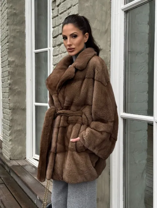 Premium мех, шуба летучая мышь из аукционной норки в натуральном цвете пастель - фото 8