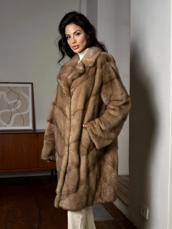 Норковое женское пальто из меха аукционной норки английский воротник - фото 0