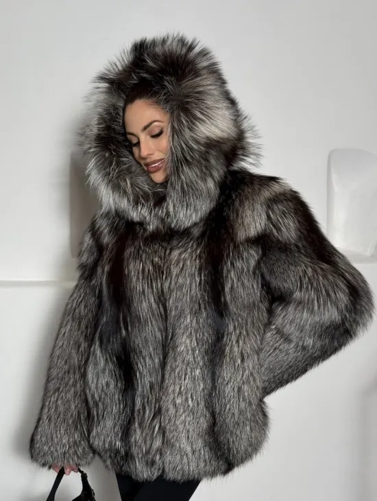 Полушубок из чернобурки с капюшоном цельные пластины - фото 9