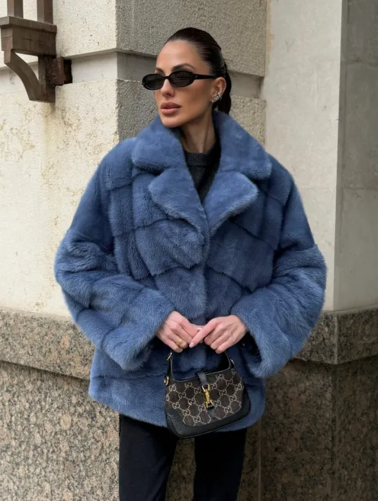 Короткая норковая шуба в цвете джинс с английским воротником - фото 0