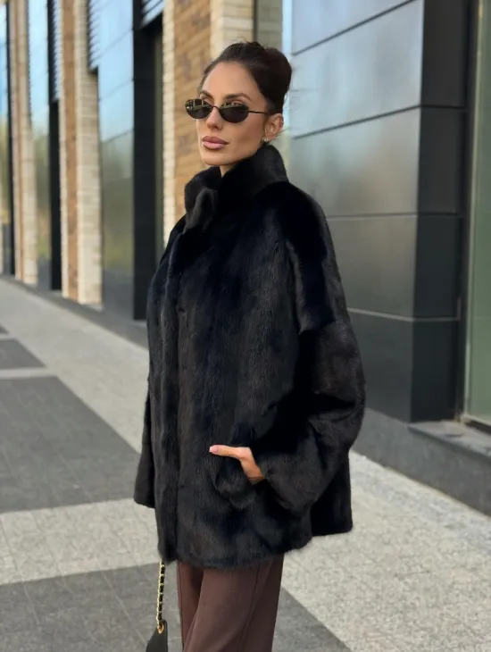 Элегантная черная шубка из меха норки - стойка воротник - фото 8