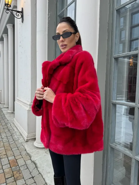 Полушубок норковый в гранатовом оттенке - фото 3