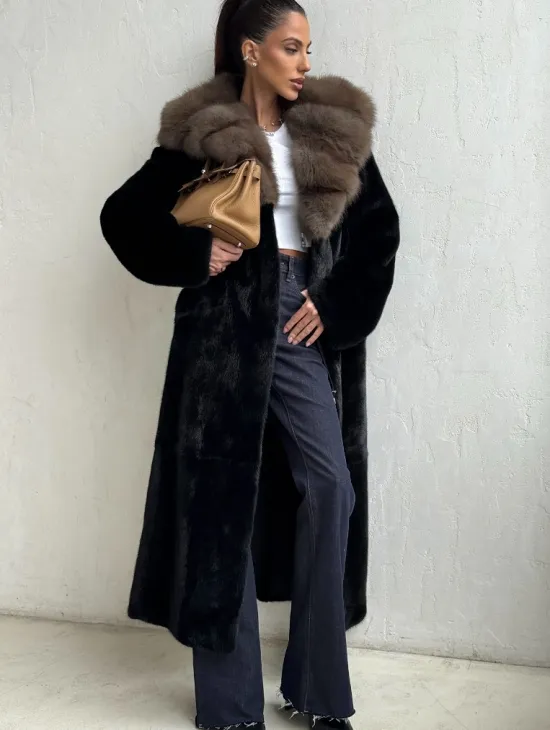 Черная норковая шуба с поясом - капюшон куница - фото 2