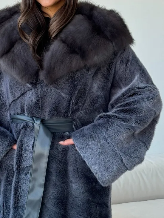 Длинная норковая шуба с куницей капюшон - фото 2