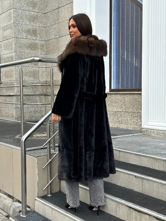 Черная норковая шуба с капюшоном куница - фото 8