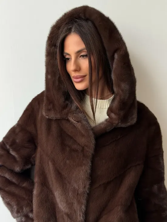Коричневая норковая шуба с капюшоном - фото 8