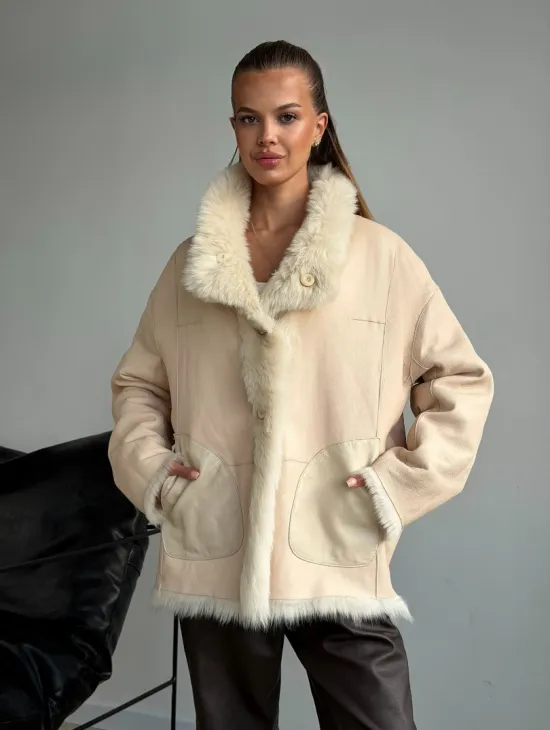 Двухсторонняя дубленка из меха тосканы - фото 14