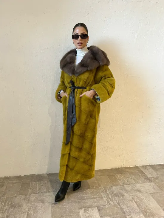 Норковая шуба с капюшоном куница - цвет горчичный - фото 0