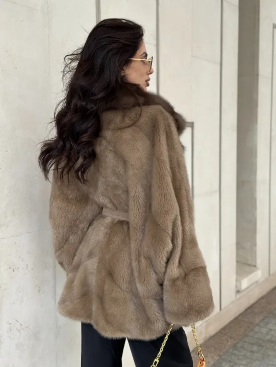 Короткая шуба из меха норки с воротником куница - цвет пастель - фото 2