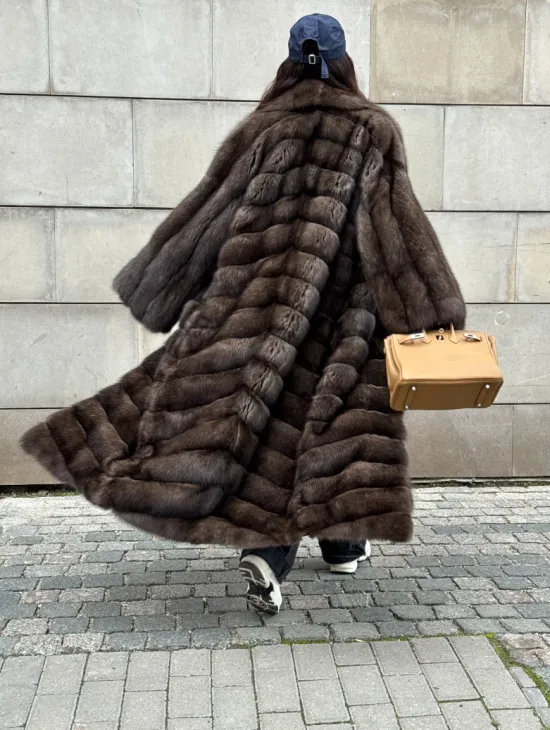 Шуба из меха баргузинского соболя - фото 10