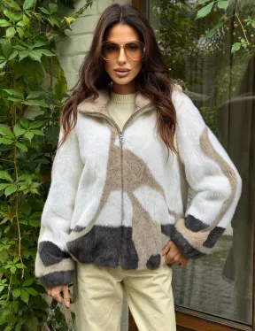 Стильная норковая куртка с капюшоном - фото 2