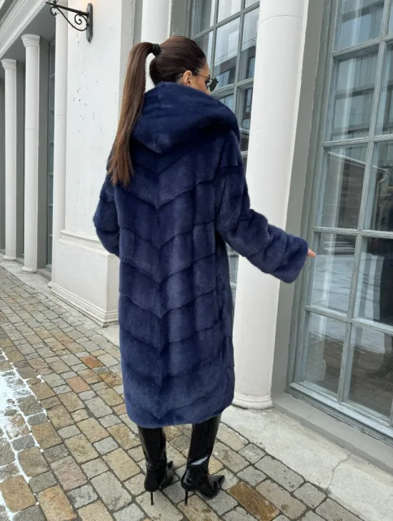 Шуба паркет из меха норки с капюшоном - цвет черника - фото 3