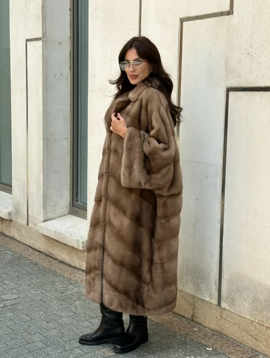 Норковая шуба с английским воротником  - цвет пастель  - стиль 