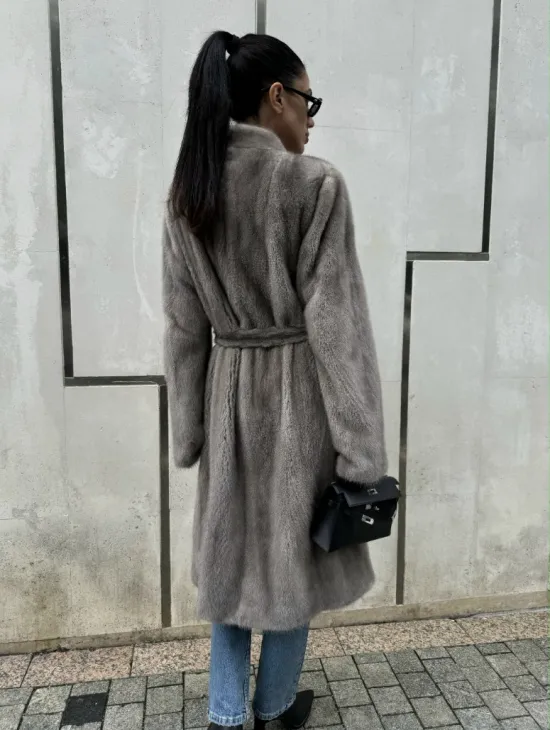 Стильная шуба из скандинавской норки - фото 5